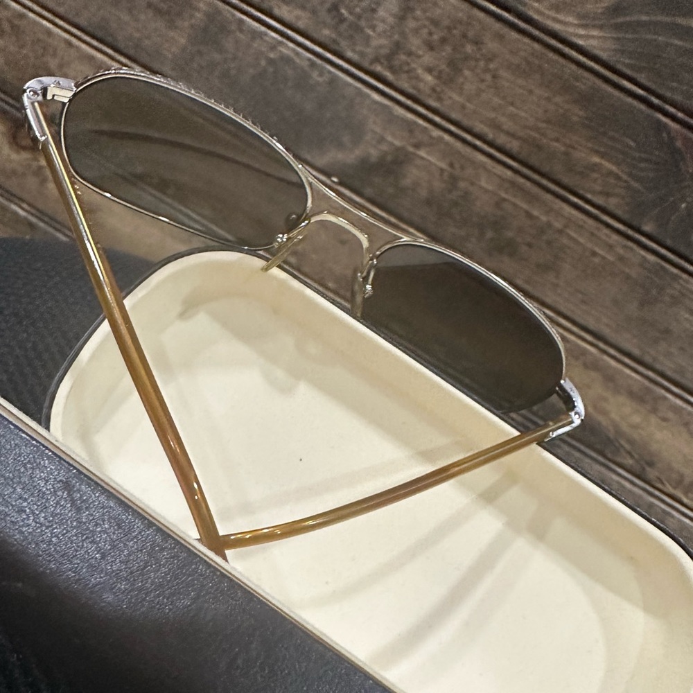 AUTHENTIC Louis Vuitton Men’s sunglasses. - Picture 5 of 12